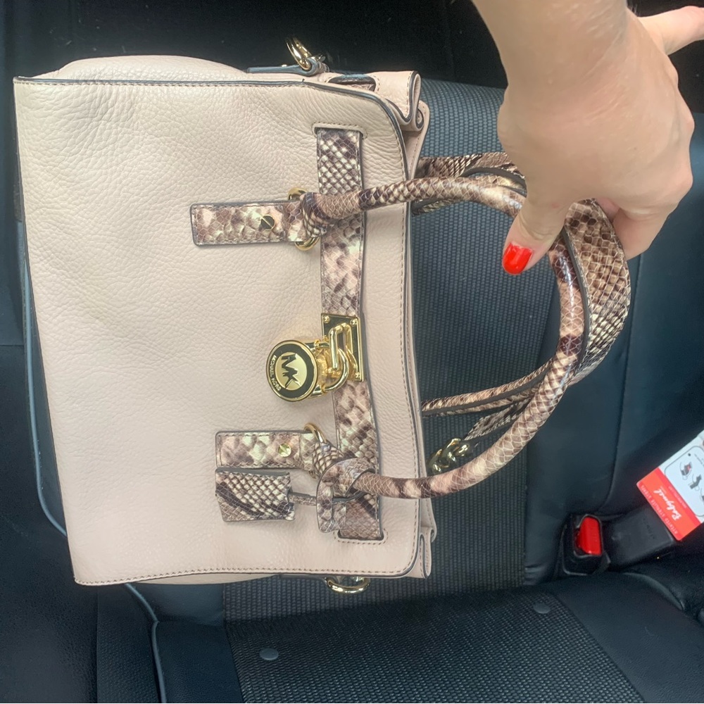 Authentic Michael Kors Hamilton bag